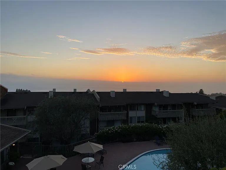 6542 Ocean Crest Dr — Photo 6