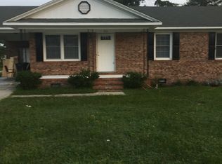 806 Fox St, Elizabethtown, NC 28337