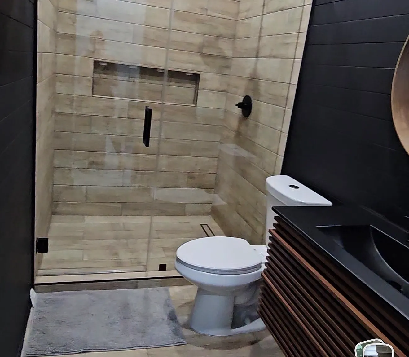 1 bed, 400 sqft, $1,600 — Photo 3