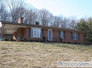 5601 Hickory Dr, Salem, VA 24153