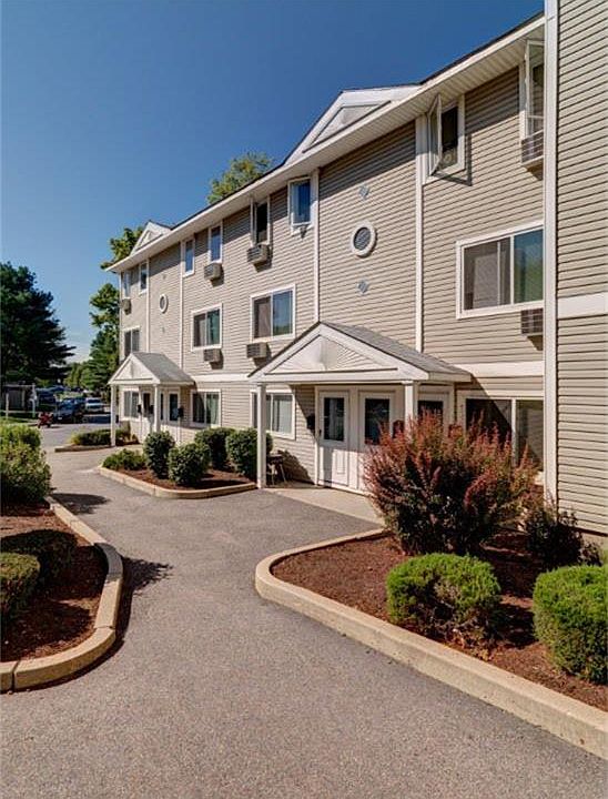 1st image of 469 Pine Grove Dr