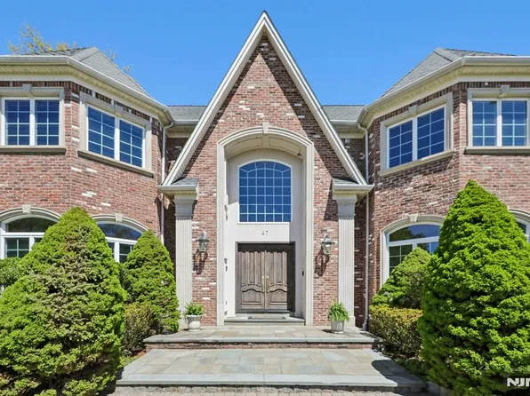 47 Cortland Trl, Mahwah, NJ 07430