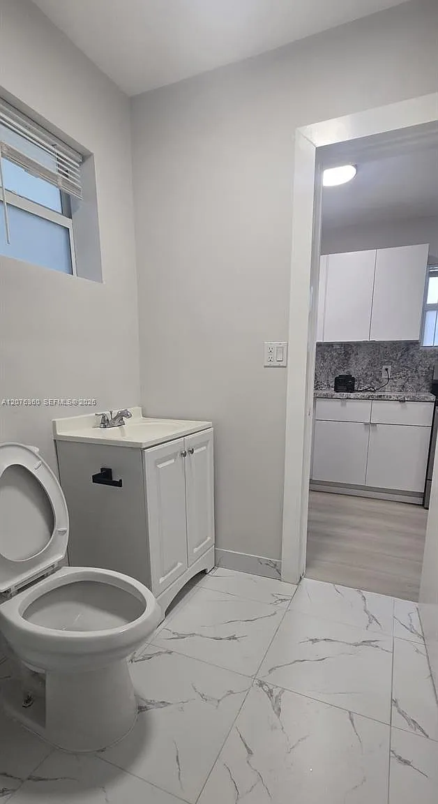 450 NE 62nd St — Photo 2