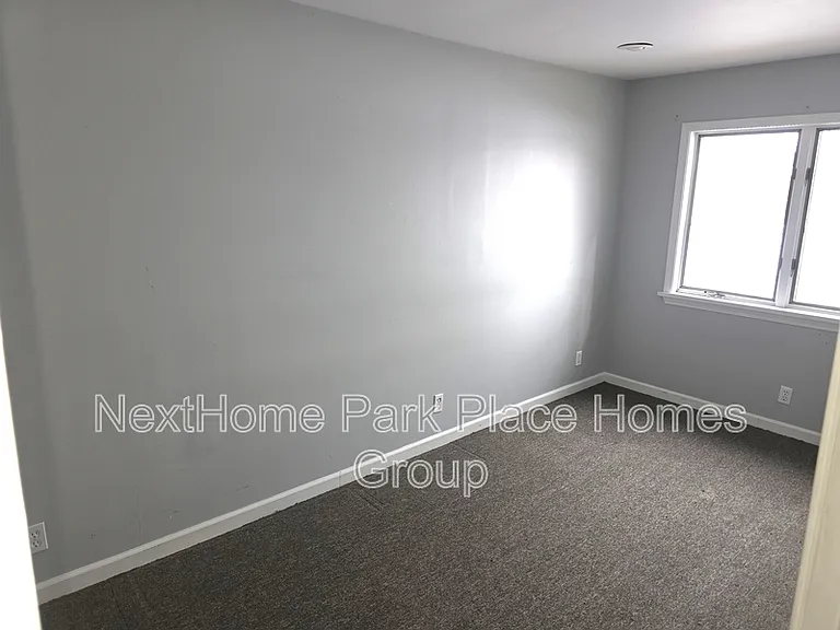 1007 Fournie St — Photo 5