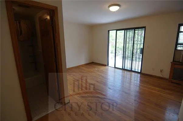 Rented by City Stop Realty | media 27