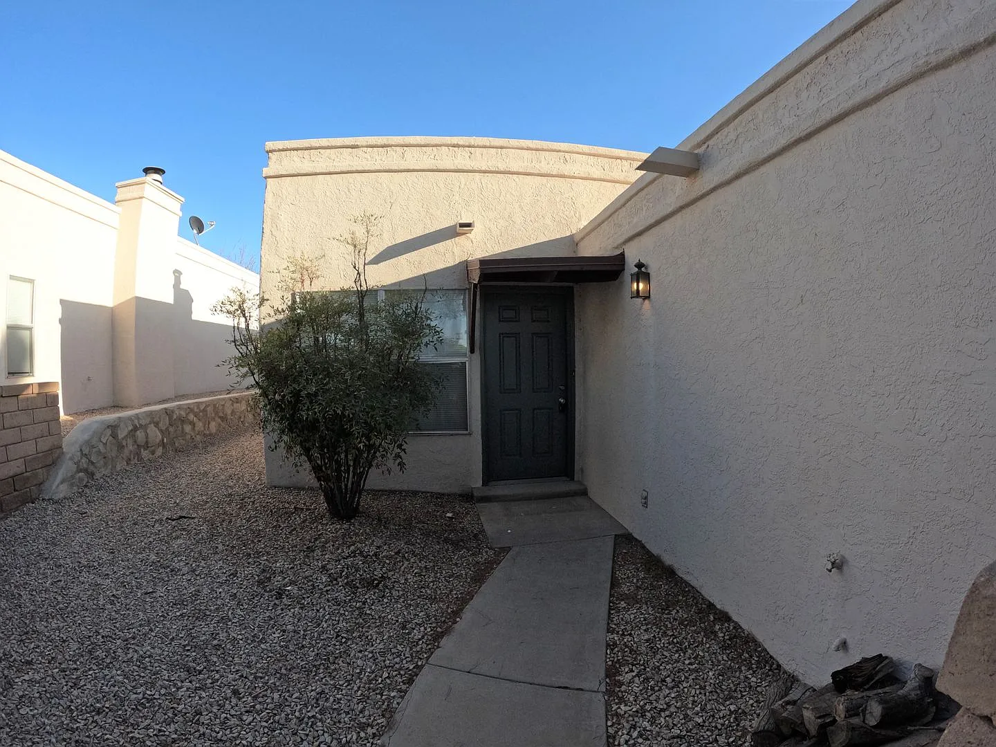 2717 Fairway — Photo 3