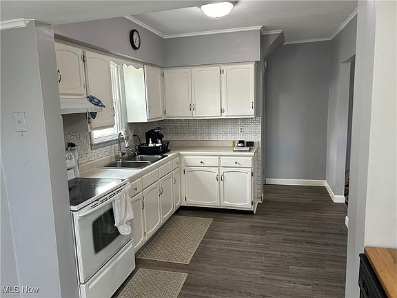 3rd image of 256 Forsythe Ave
