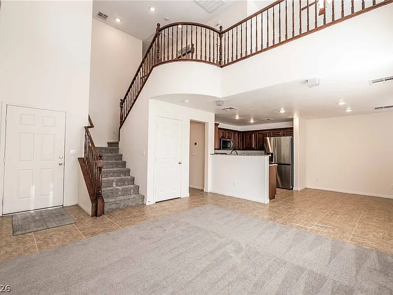 10410 Lady Angela St — Photo 7