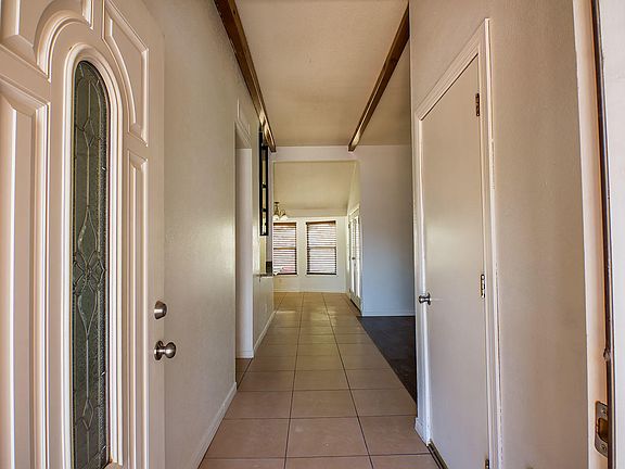 5th image of 1426 Lost Pines Ln