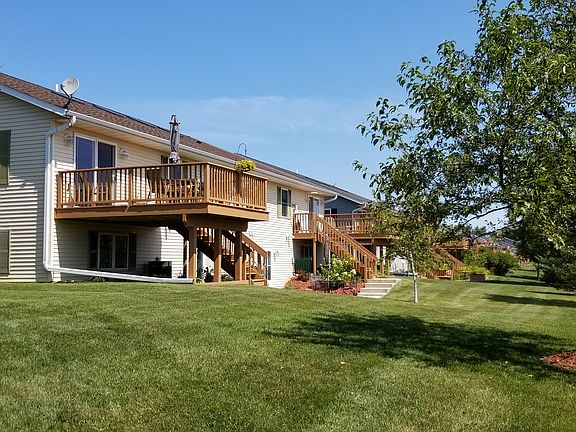 4th image of 704 Chief Kewaskum Pl