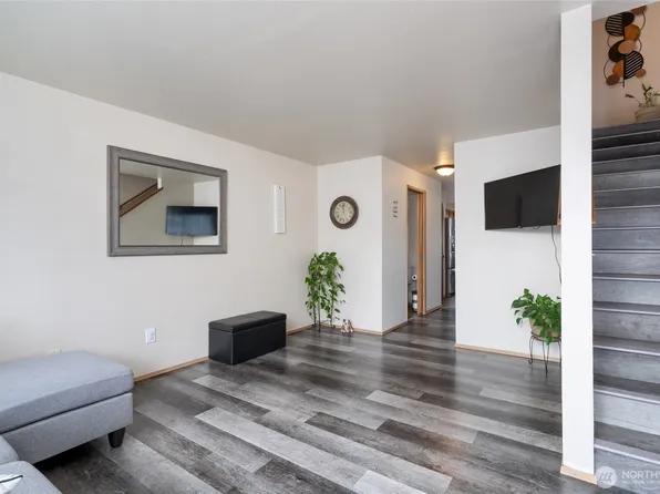811 S Laventure Rd Unit C, Mount Vernon, WA 98274