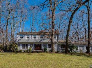 9 Murray Ave, Mahwah, NJ 07430