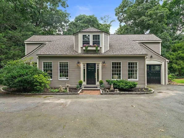 54 Smith Rd, Milton, MA 02186