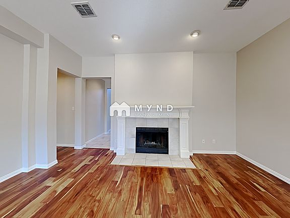 3rd image of 2809 Lake Breeze Ln