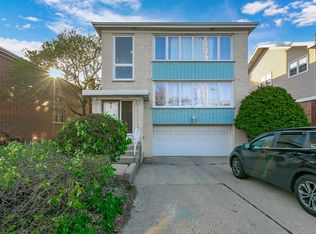 8854 Gross Point Rd, Skokie, IL 60077