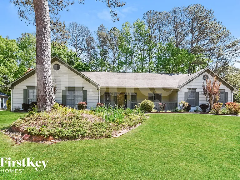 1111 Wynford Cmns SW — Photo 1