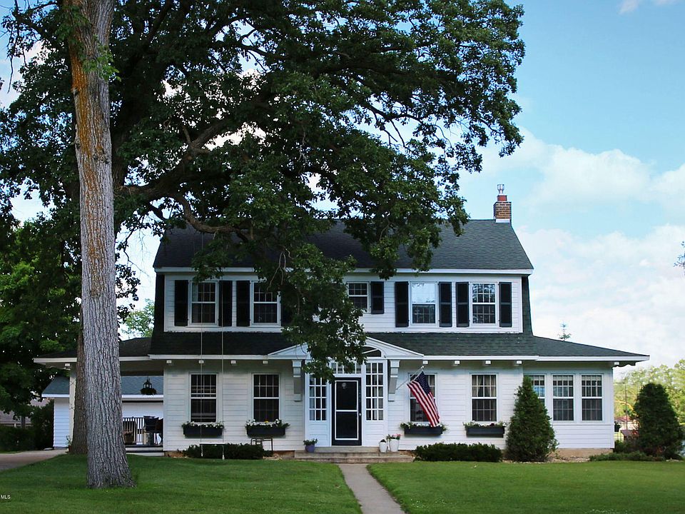 1st image of 1249 Lake Ave