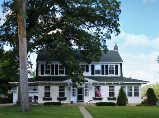 1249 Lake Ave, Detroit Lakes, MN 56501