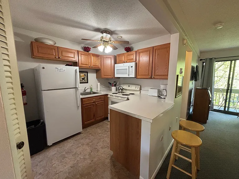 107 Treetop Cir #724 — Photo 4
