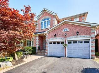 51 Roan Dr, Whitby, ON L1P 1P3