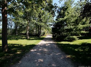 62 Riverside Dr, Branford, CT 06405