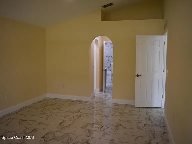 1019 Early Dr NW — Photo 9