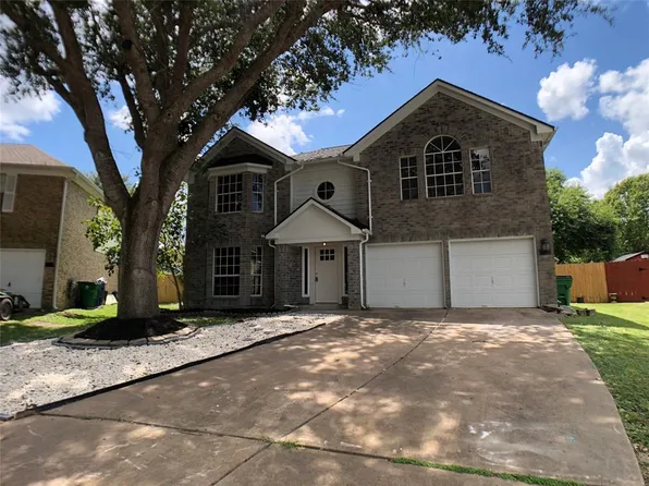 129 Corral Ct, Angleton, TX 77515