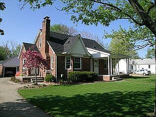 All brick 3bd 1.1bath bungalow