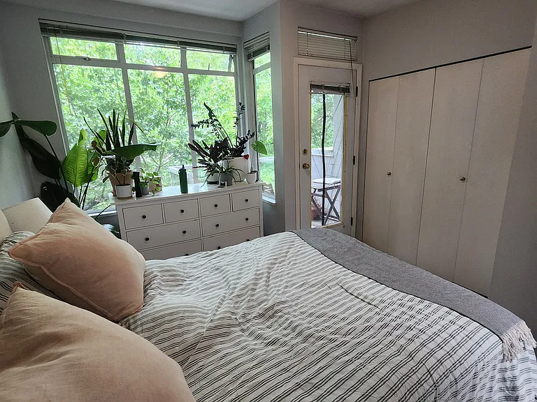 1678 W 7th Ave #6 — Photo 2