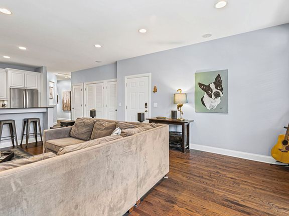 4th image of 4543 N Malden St APT 1N