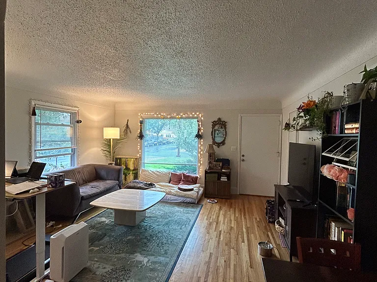 5549 Garfield Ave — Photo 2