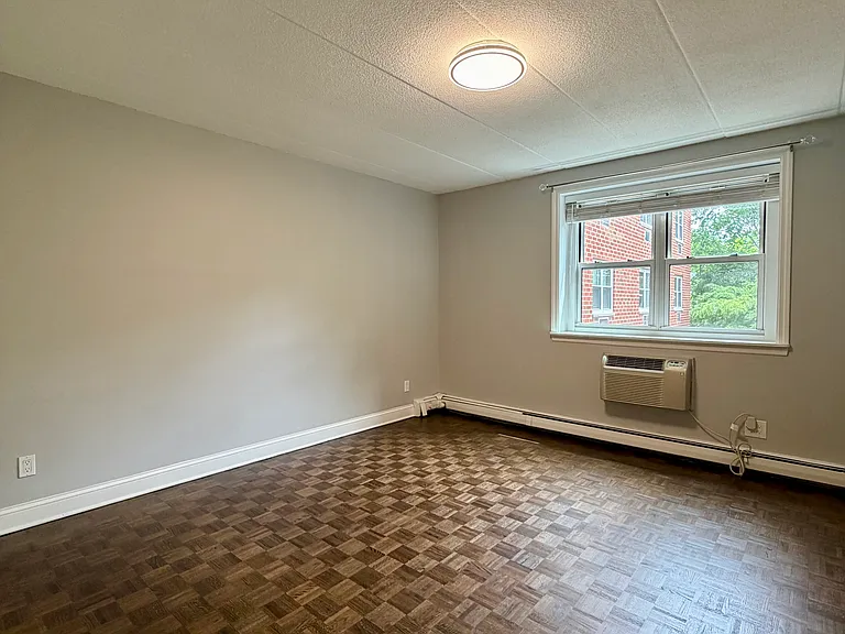 27 Northill St #M3 — Photo 7