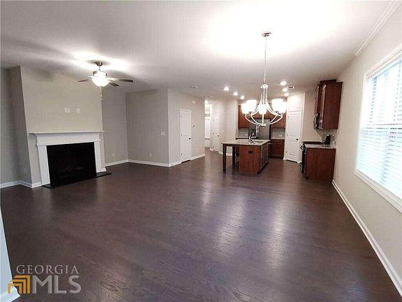 5th image of 594 Bluff View Dr