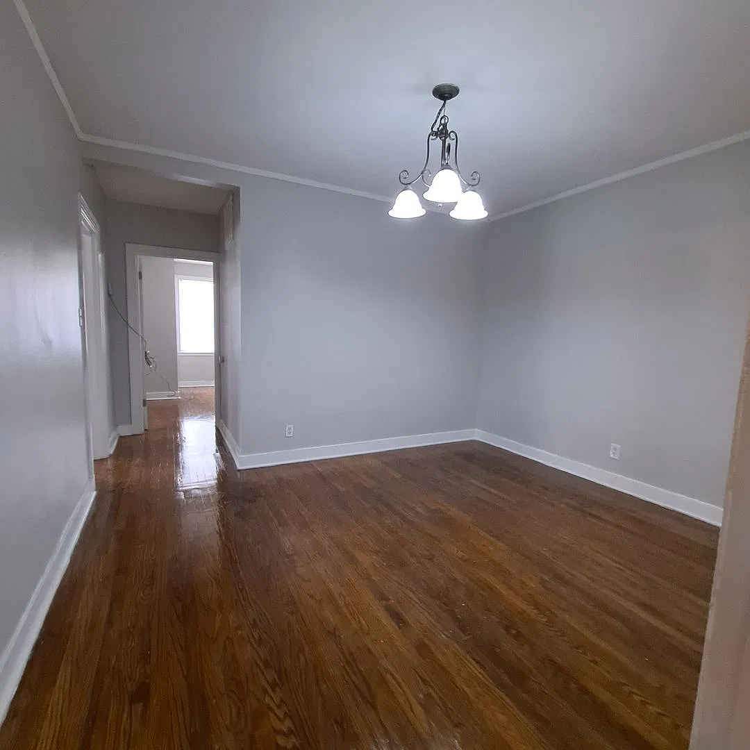Welcome to 118 S Humes Street! — Photo 4