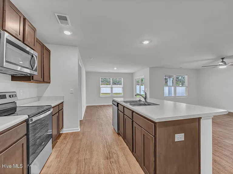 668 Buckeye Rd NE — Photo 10