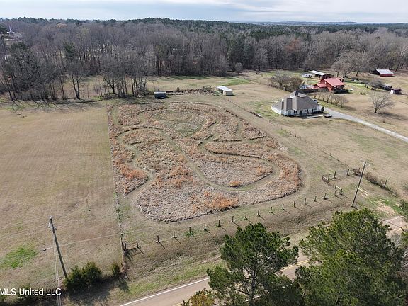 3rd image of 165 Church Rd