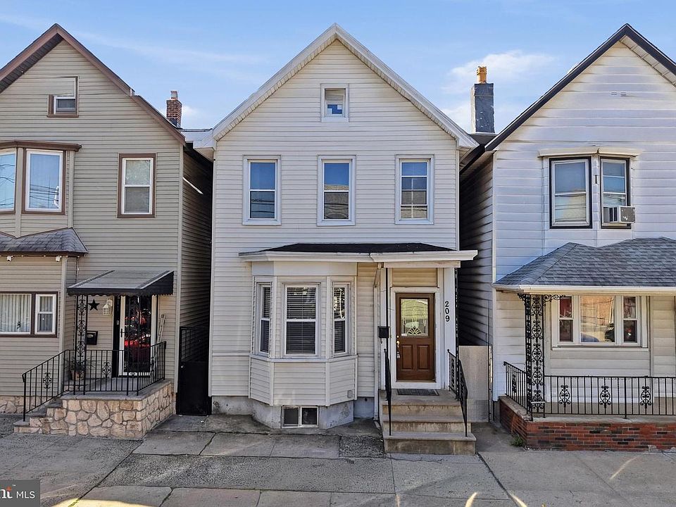 1st image of 209 Hamilton St