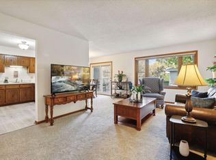 1819 County Road East E UNIT 3, Saint Paul, MN 55110