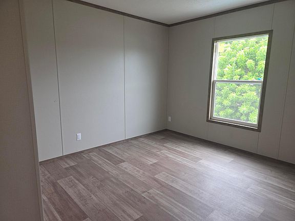 2nd image of 7456 SE INDEPENDENCE Avenue