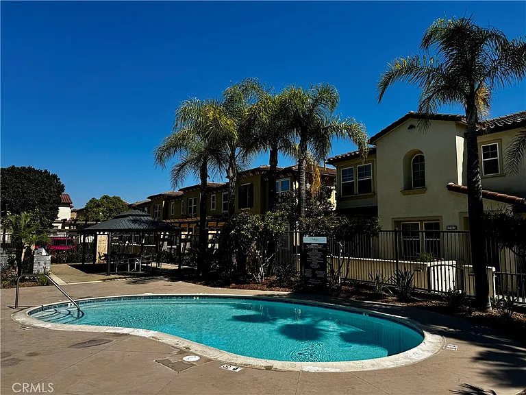 10522 Poinsettia Ln — Photo 36