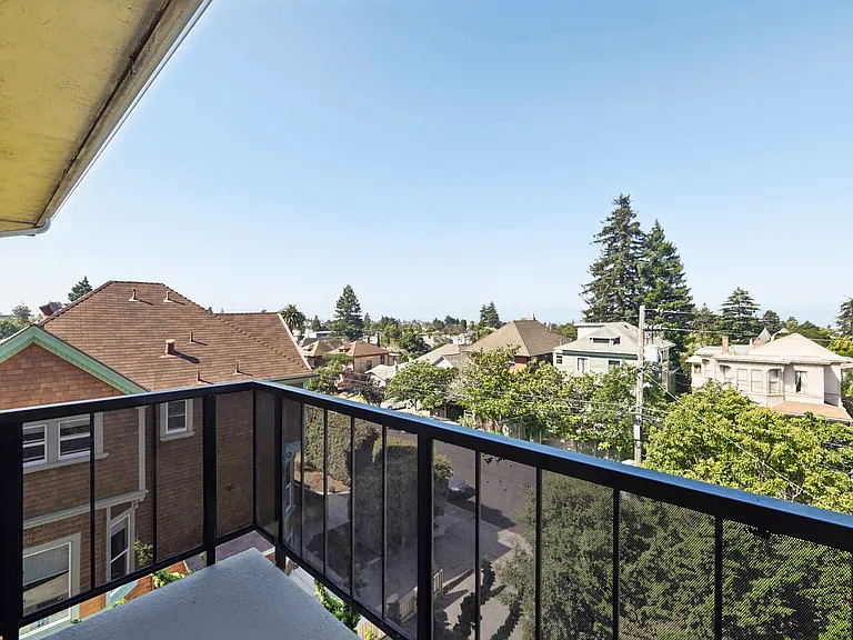 1406 Henry Street — Photo 1