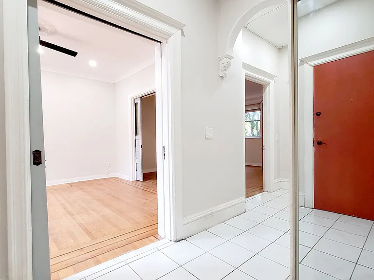 116 Fairholt Rd S #2 — Photo 3