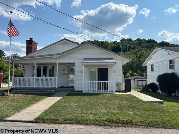 24 Reger Ave, Buckhannon, WV 26201