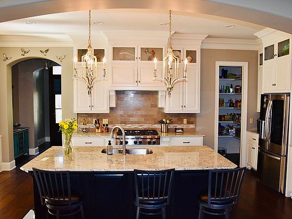 4th image of 215 Gleneagles Cir