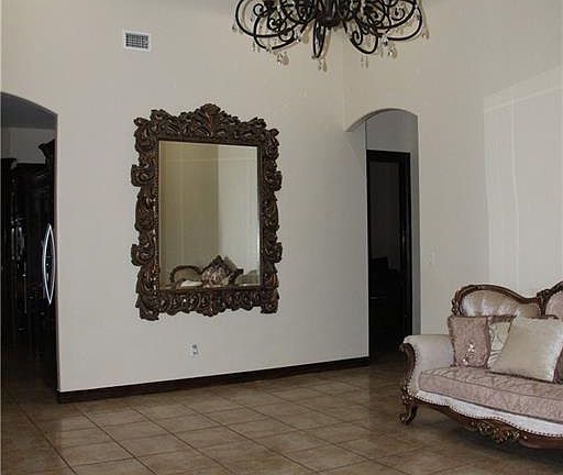5th image of 5603 La Perla St