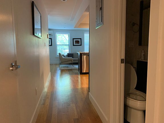 4th image of 32 N Portland Ave #3F