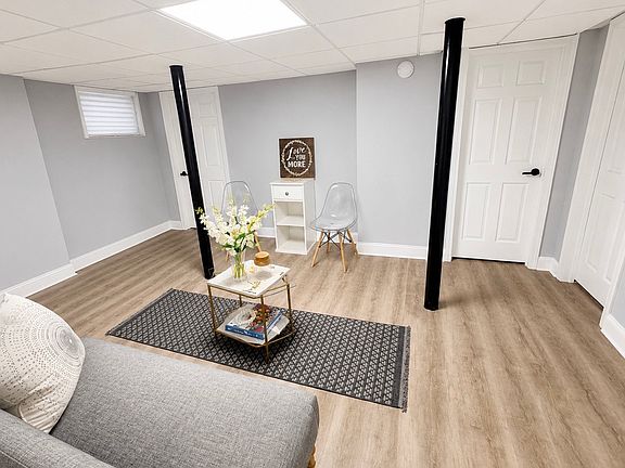 3rd image of 4491 Buckingham Cir #2