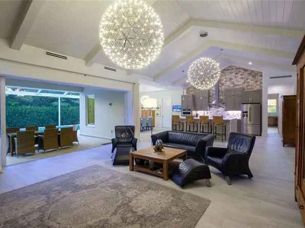 4 Willoughby DR, NAPLES, FL 34110