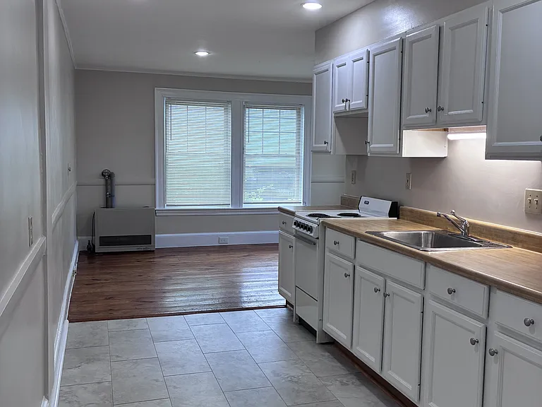 690 Congress St #3 — Photo 1