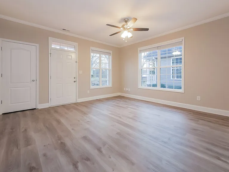 120 Carver St — Photo 3
